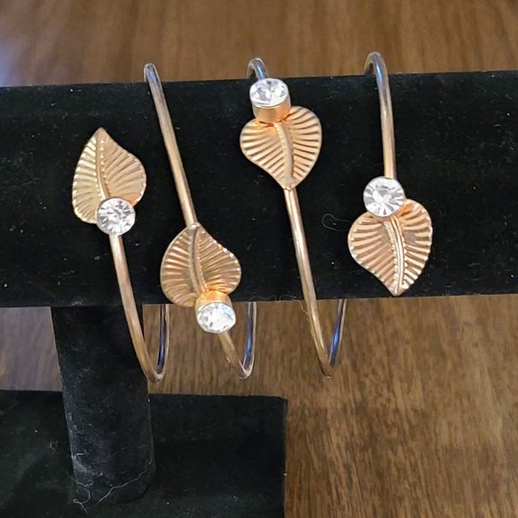 Arm Bracelet With Leaf Design - Picture 2 of 2